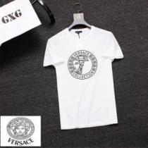 大人のカジュアルスタイル ヴェルサーチVERSACE Tシャツ/ティーシャツ 2...