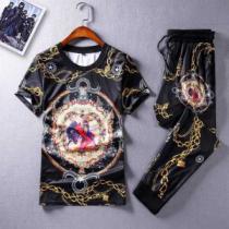 2026限定 男性に人気半袖 上下セット VERSACE 送料込み 希少品ヴェル...