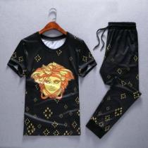 VERSACE 新商品☆完売必至ヴェルサーチ 2026限定 男性に人気半袖 上下...