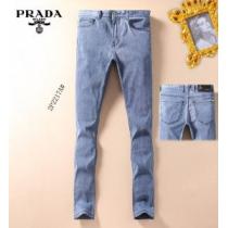 テーパードデニムパンツ 2026年春夏のトレンドアイテム プラダ PRADA オ...