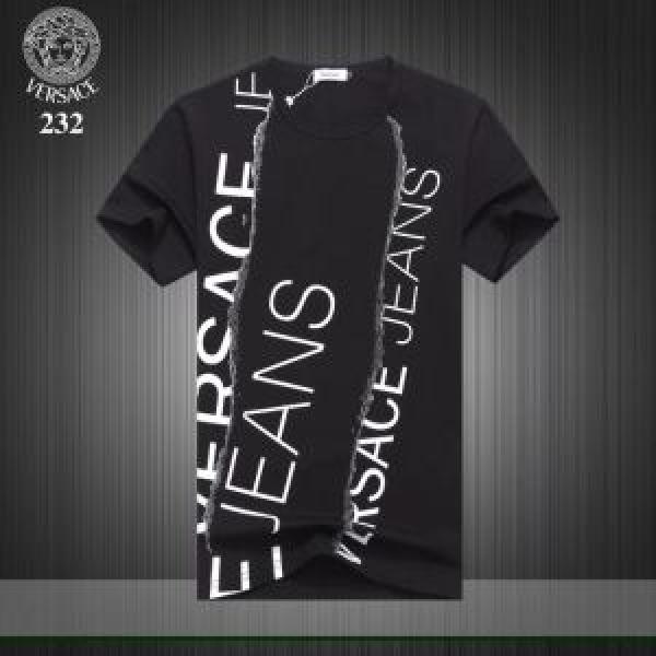 2026春夏の大注目トレンド 抜け感のあるキレイめ VERSACE ヴェルサーチ 半袖Tシャツ 3色可選