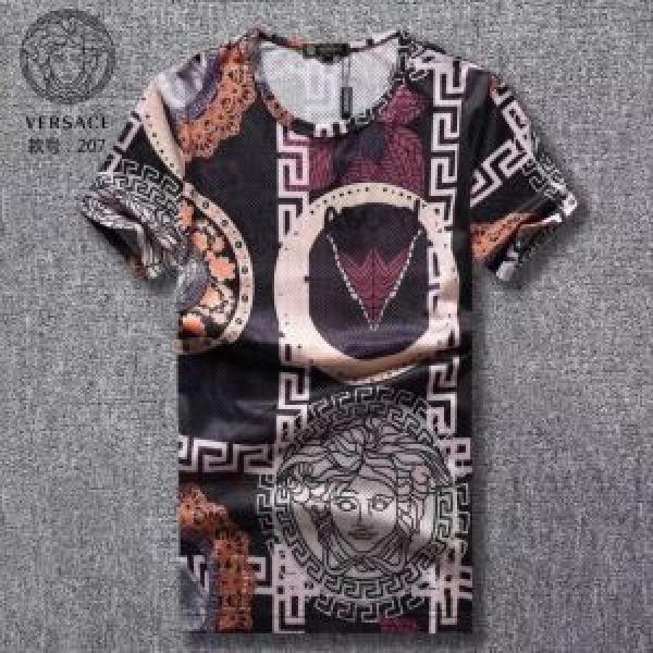 2色可選 半袖Tシャツ 《2026年》今、注目のストリート オシャレ印象で人気の高い VERSACE ヴェルサーチ