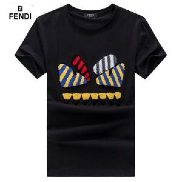 FENDI フェンディ 半袖Tシャツ 2色可選 季節をまたい新作アイテム 2026SSのトレンド商品