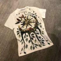DIOR ディオール 半袖Tシャツ2026年春夏シーズンの人気 グッと大人っぽい...