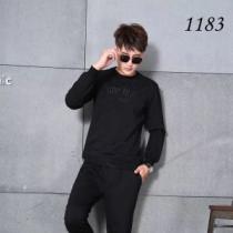 元気な印象のコーデ ジバンシー GIVENCHY コート 2026年春夏のトレン...