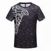 リラックス感のあるゆったり 2026年春夏シーズンの人気  VERSACE ヴェ...