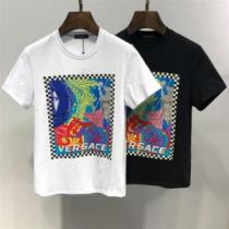 夏の王道　適度な上品さ 2026春夏も引き続きトレンド VERSACE ヴェルサ...