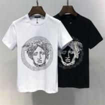 海外セレブは大人気 VERSACE ヴェルサーチ 半袖Tシャツ 2色可選 【20...