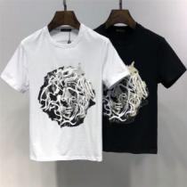 今流行りの最新コレクション VERSACE ヴェルサーチ 半袖Tシャツ 2色可選...