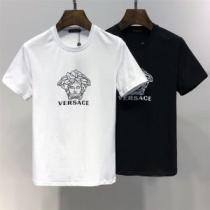 おしゃれな大人の着こなし 2026夏ファション新品 VERSACE ヴェルサーチ...