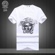 おしゃれデザインも大人気 VERSACE ヴェルサーチ 半袖Tシャツ 3色可選 ...