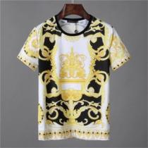 2026春夏のトレンド新商品 一気にトレンド感満載な着こなし VERSACE ヴ...