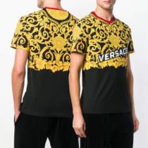 2色可選 半袖Tシャツ VERSACE ヴェルサーチ  2026年春夏のトレンド...
