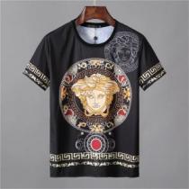 爽やかすぎない大人の印象に VERSACE ヴェルサーチ 半袖Tシャツ 2026...
