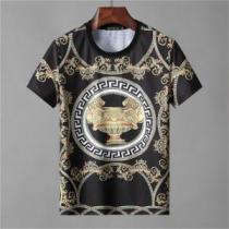 夏に良く似合うちょっと新品 2026春夏人気トレンドアイテム VERSACE ヴ...