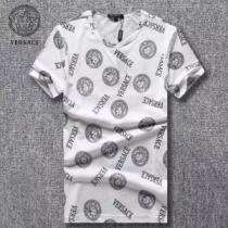 春色の最旬の人気アイテム 2026春夏トレンドアイテム VERSACE ヴェルサ...