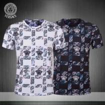 今シーズン注目のデザイン VERSACE ヴェルサーチ 半袖Tシャツ 2色可選 大人カジュアル夏ファッション2026