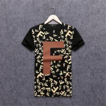 夏大人気のアイテム 2026年の春夏に着たい 大人の余裕が漂う FENDI フェ...