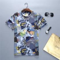 FENDI フェンディ 半袖Tシャツ 2026年春夏流行ファッション 大人可愛い...
