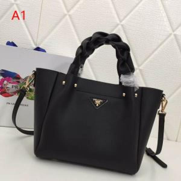 3色可選 ハンドバッグ  【2026年】夏のファッション 新作コレクションを見る プラダ PRADA