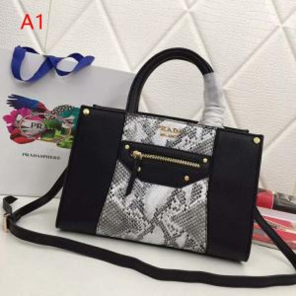 2026年の夏のマスト オススメしたい最新注目ファション プラダ PRADA ハンドバッグ 4色可選