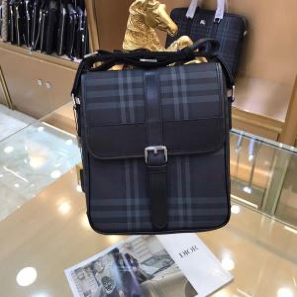 バーバリー BURBERRY ビジネスバッグ 2026年の春夏に着たい る春夏おすすめの人気商品