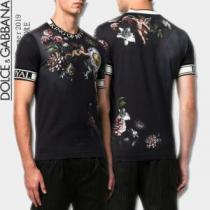 Dolce&Gabbana ドルチェ＆ガッバーナ 半袖Tシャツ 夏に良く似合うち...