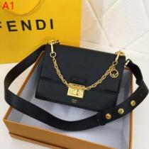 【2026年】夏のファッション フェンディ FENDI 斜め掛けバッグ 多色可選...