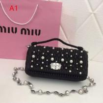 ミュウミュウ MIUMIU ハンドバッグ 4色可選 2026春夏のトレンド新商品 大人カジュアル上手に