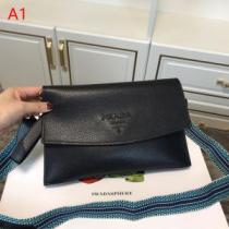 今年春夏ファション流行り プラダ PRADA 斜め掛けバッグ 4色可選 2026...