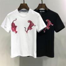 VALENTINO Tシャツ/ティーシャツ 2色可選 2026即旬な装いに オス...