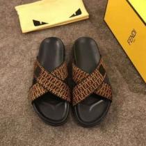 2026年春夏シーズンの人気 フェンディ今年は大きめの新作がトレンド FENDI サンダル