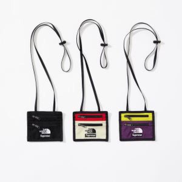 今風の着こなし新品  3色可選Supreme TNF Expedition Travel Wallet 2026春夏は人気定番 ショルダーバッグ