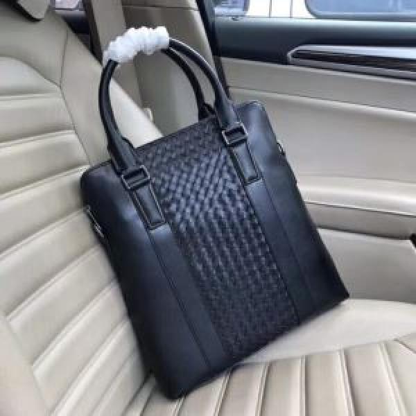 2026夏ファション新品 ボッテガ ヴェネタ BOTTEGA VENETA ビジネスバッグ 新作コレクションを見る