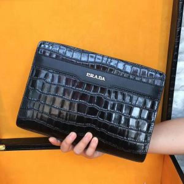 る春夏おすすめの人気商品 2026春夏も引き続き人気セール プラダ PRADA ポーチ