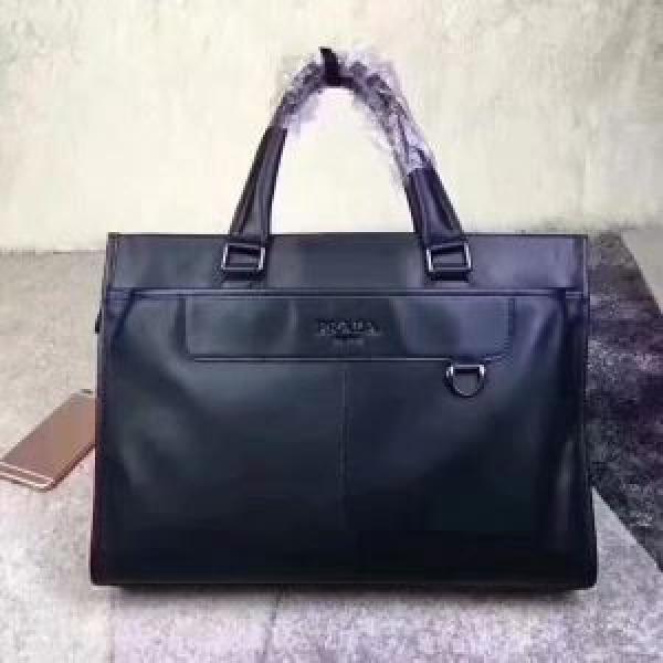 プラダ PRADA ビジネスバッグ 最も目立ったブランド新品 2026春夏の大注目トレンド