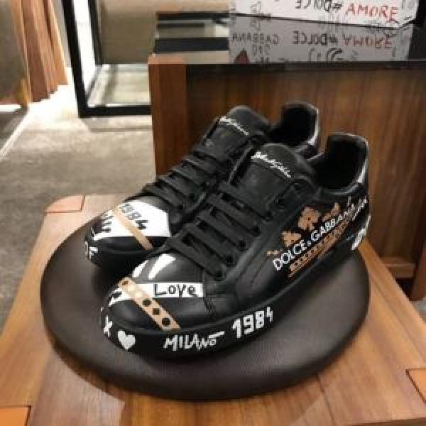すっきりした印象に 《2026年》今、注目のストリート Dolce&Gabbana ドルチェ＆ガッバーナ カジュアルシューズ