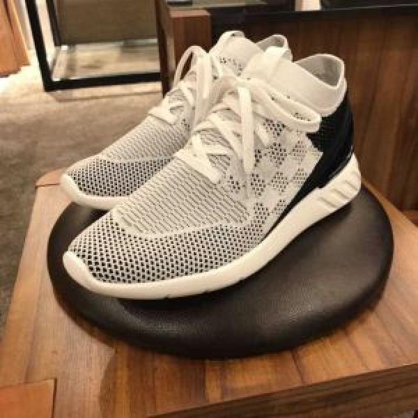 LOUIS VUITTON ルイ ヴィトン ランニングシューズ 3色可選 最も目立ったブランド新品 2026春夏の大注目トレンド