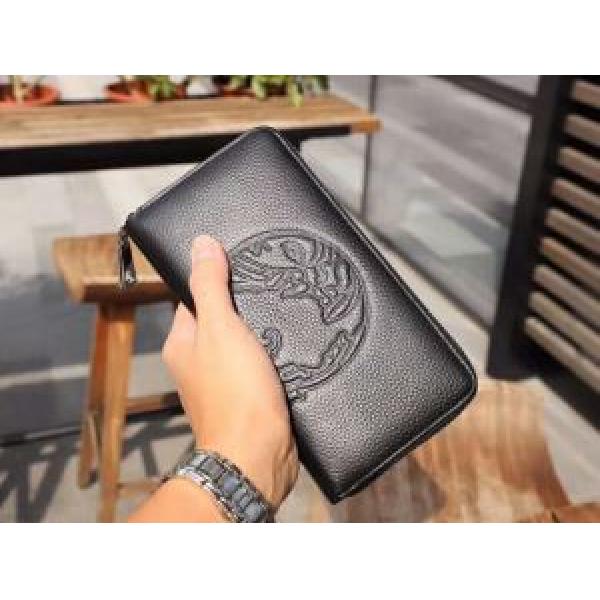 今期のトレンド定番アイテム 2026春夏のトレンド新商品 ヴェルサーチVERSACE 財布