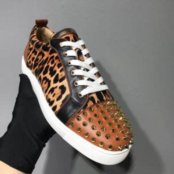 スニーカー、靴 2色可選 素敵なスタイルで夏の定番 2026年の春夏に着たい クリスチャンルブタン Christian Louboutin