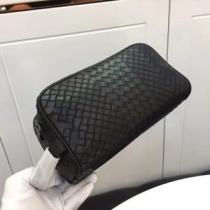 暑い今こそ活躍させたい！ 2026春夏トレンドアイテム ボッテガ ヴェネタ BOTTEGA VENETA ポーチ