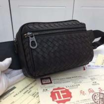 ショルダーバッグ 大人カジュアル夏ファッション2026 ボッテガ ヴェネタ BOTTEGA VENETA お洒落トレンド人気