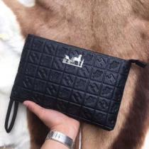 2026年春夏シーズンの人気 春夏シンプルファッションでOK！ エルメス HERMES ポーチ