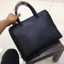プラダ PRADA ビジネスバッグ 今季トレンドの限定アイテム 2026年の春夏に着たい