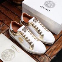2026春夏も引き続き人気セール VERSACE ヴェルサーチ カジュアルシュー...
