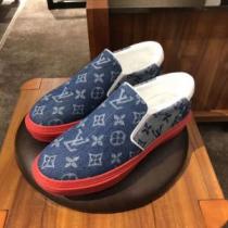 LOUIS VUITTON ルイ ヴィトン カジュアルシューズ まずは定番！人気...