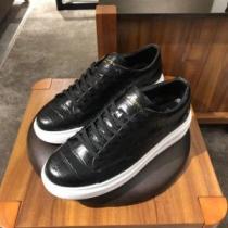 魅力的なカラー使い LOUIS VUITTON ルイ ヴィトン ランニングシュー...