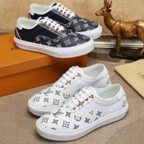 LOUIS VUITTON ルイ ヴィトン カジュアルシューズ 2色可選 季節を...