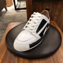 まずは定番！人気アイテム 2026春夏の大注目トレンド PRADA プラダ カジ...