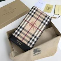 財布/ウォレッ バーバリー BURBERRY 大人カジュアル夏ファッション2026 暑い季節も大活躍